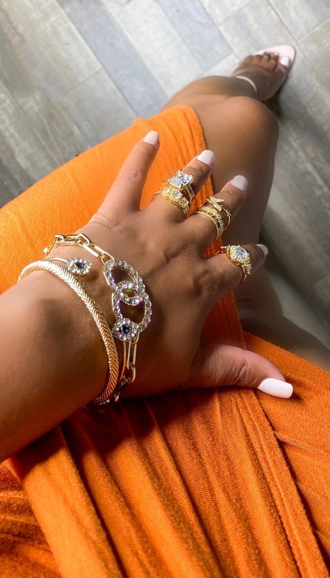Unmatched Cuff Bracelet (Silver/Gold)