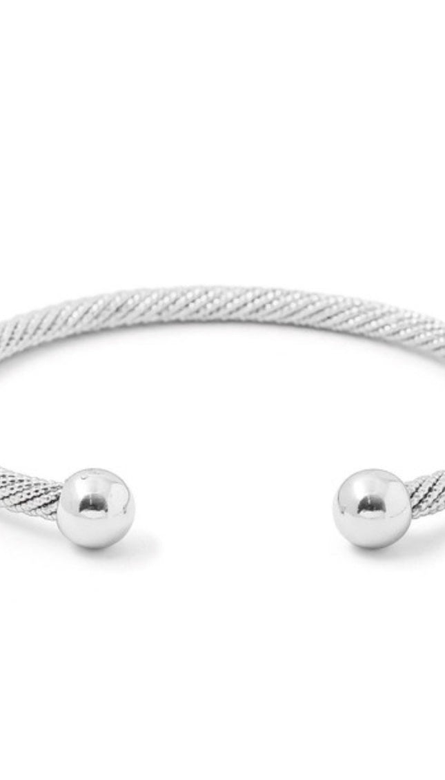 Unmatched Cuff Bracelet (Silver/Gold)